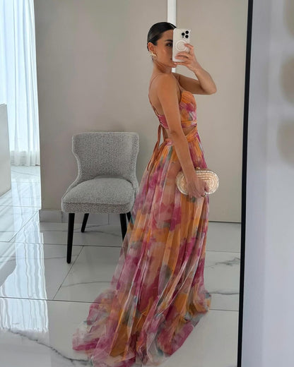Sukienka maxi w kwiaty – elegancki strój damski na letnie przyjęcie ogrodowe